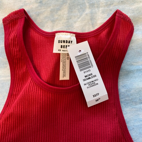 Moxie Seamless Aritzia Sunday Best bodysuit 🥰♥️ - Picture 3 of 3